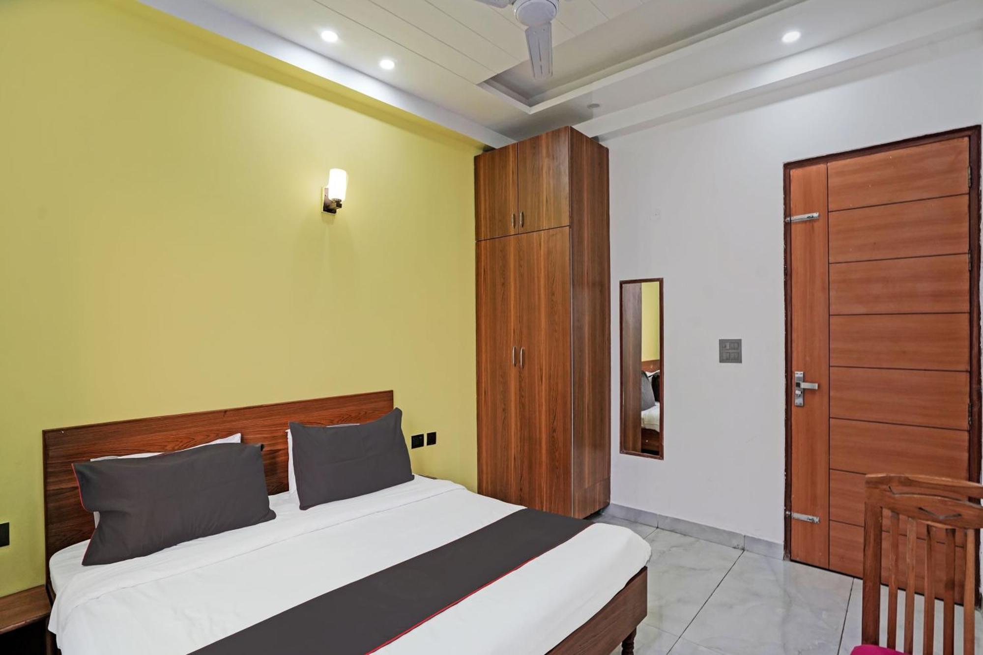 Hotel O Golden Admire Noida Exterior photo